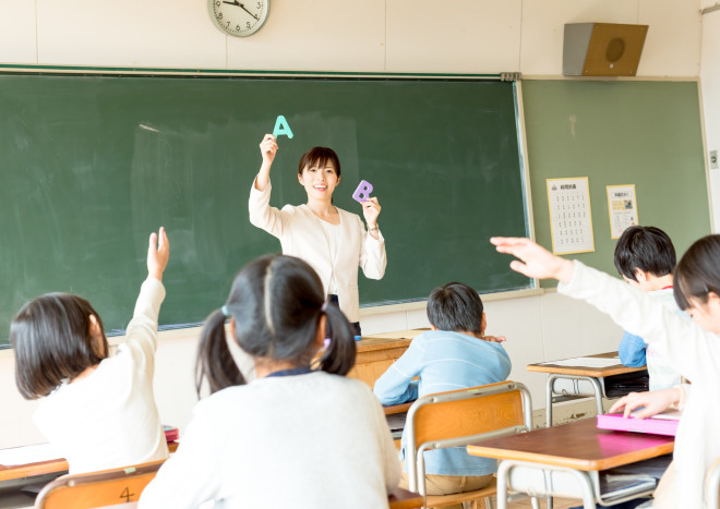 小学5.6年生で英語が教科に。小学校英語教育はどう変わる？親がすべきことは？