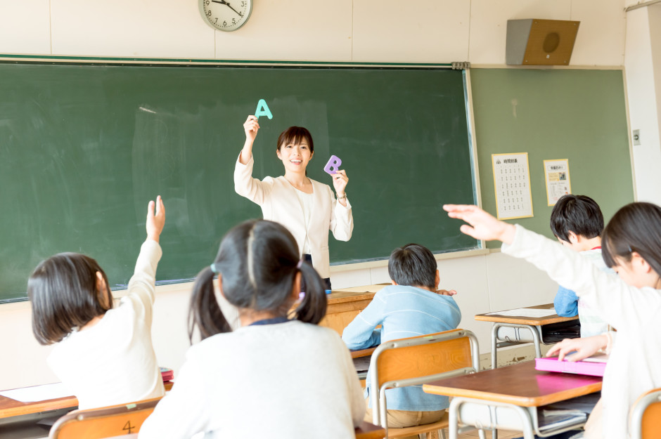 小学5.6年生で英語が教科に。小学校英語教育はどう変わる？親がすべきことは？